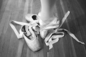 Baroque dance course for trained dancers with Irène Ginger from Compagnie L'Eventail.