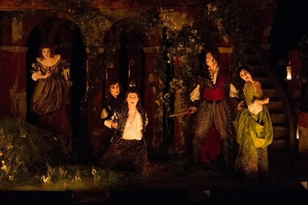 (c) Pierre Grosbois (c) Pierre Grosbois