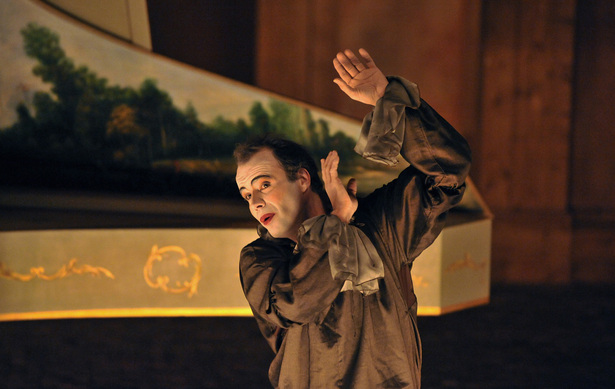 "Les Folies Françaises" (c) Guy Vivien "Les Folies Françaises" (c) Guy Vivien