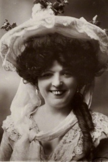 Marie Lloyd (wikicommons)
